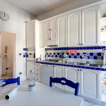 בית הארחה - Camera Matrimoniale White-angolo Balcone קרביה